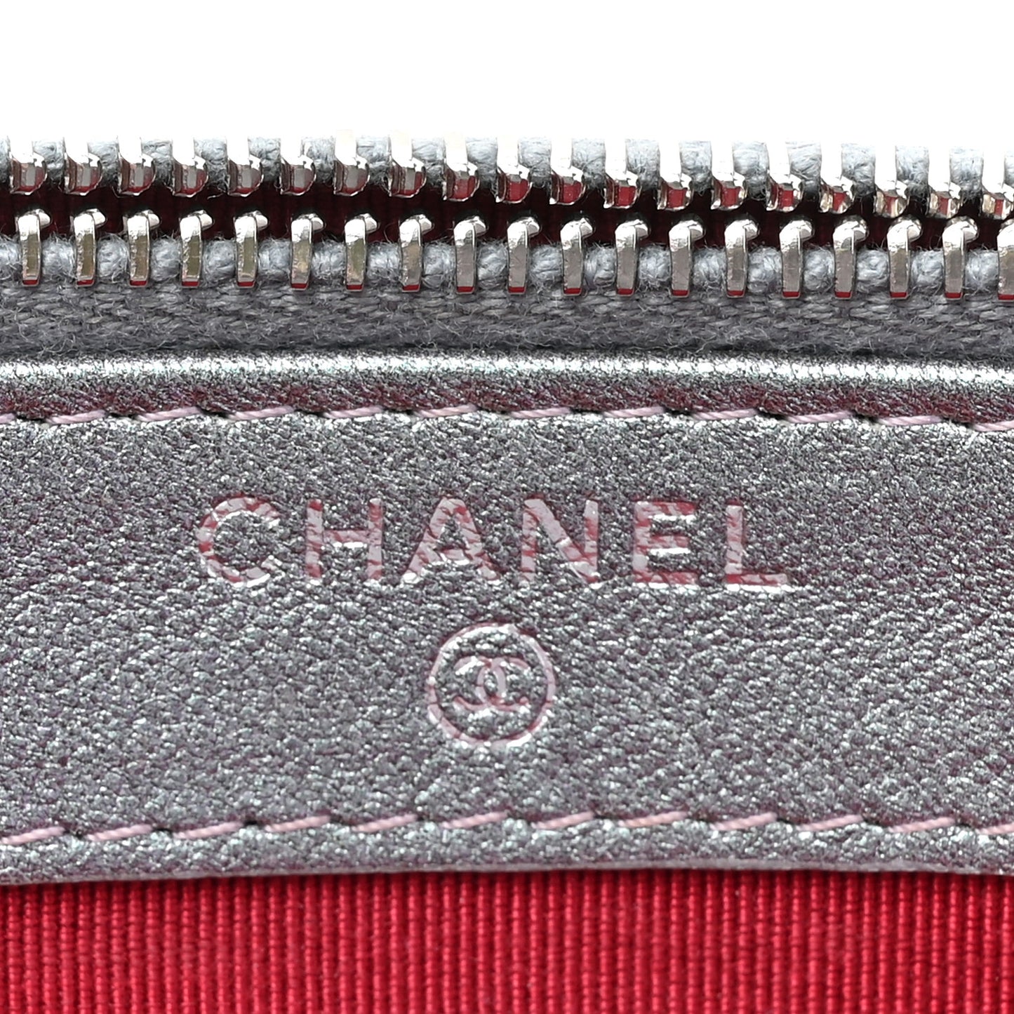 Iridescent Lambskin Calfskin Quilted Small Gabrielle Clutch With Chain Light Purple