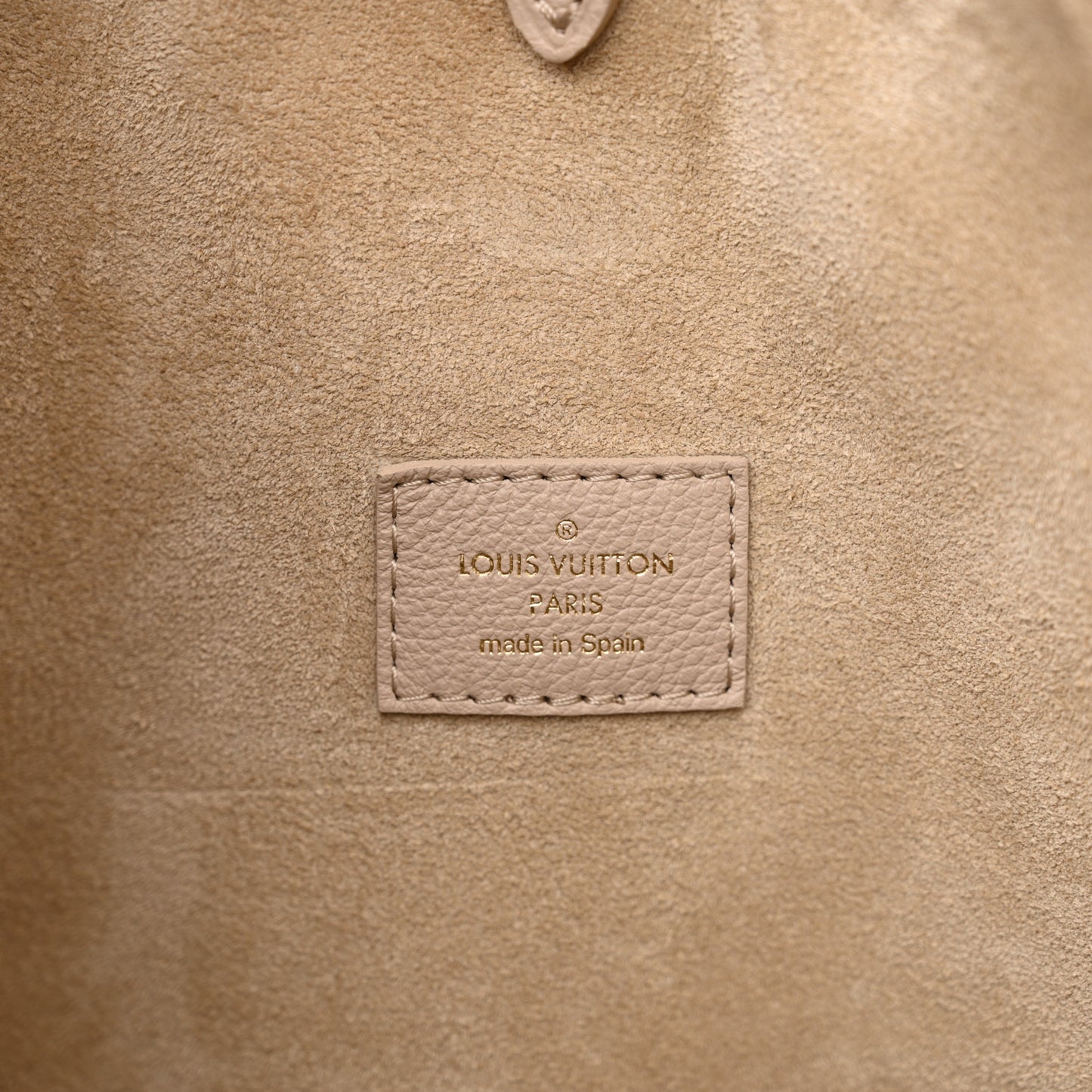 Grained Calfskin Low Key Hobo MM Limestone