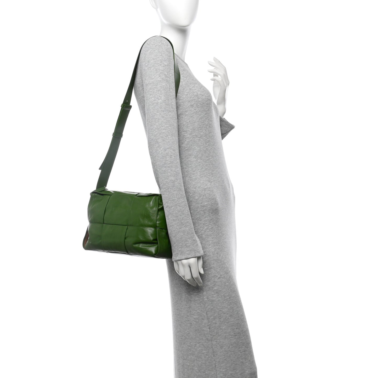 Paper Calfskin Maxi Intreccio Medium Arco Camera Bag Avocado