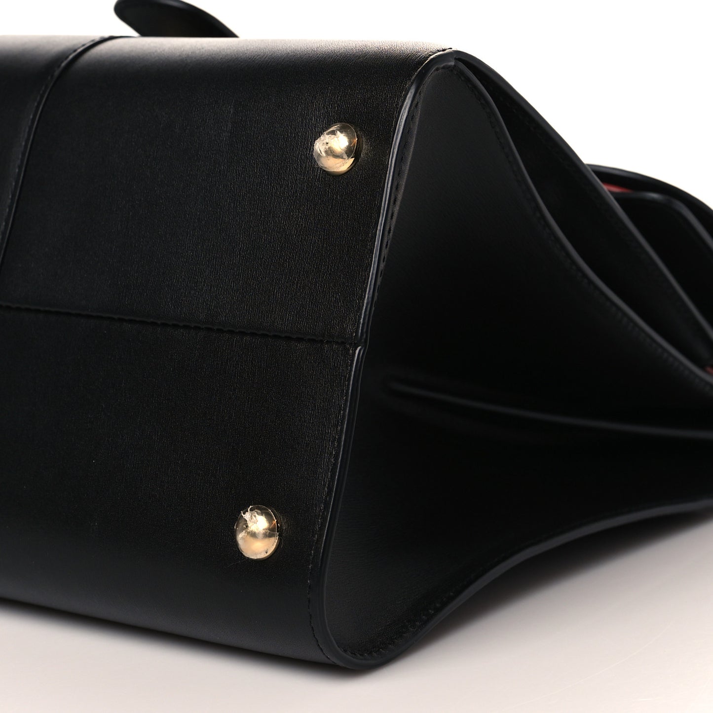 Box Calfskin MM Brillant Pocket Satchel Black Red