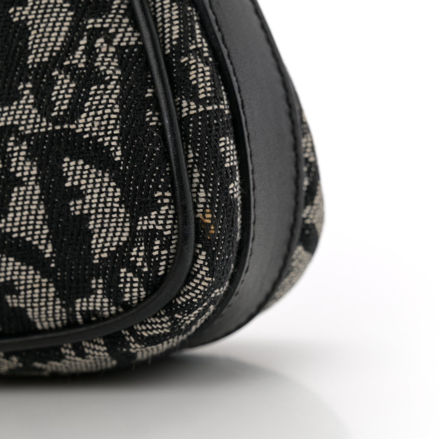 Monogram Shoulder Bag Pochette Black