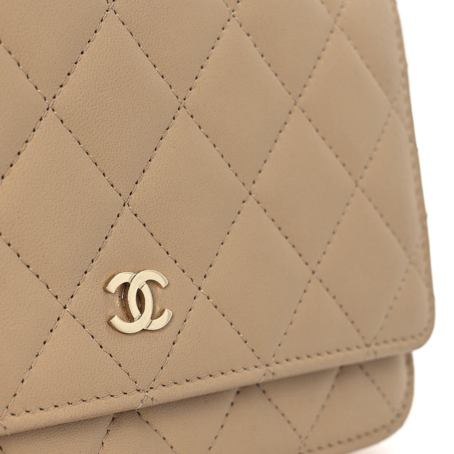 Lambskin Quilted Wallet On Chain WOC Beige