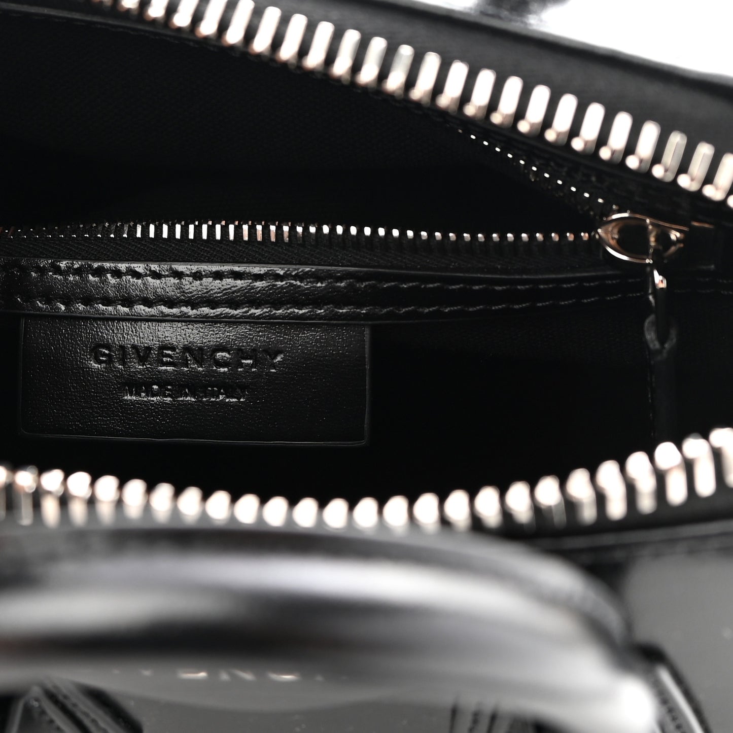 Shiny Lord Calfskin Mini Antigona Black