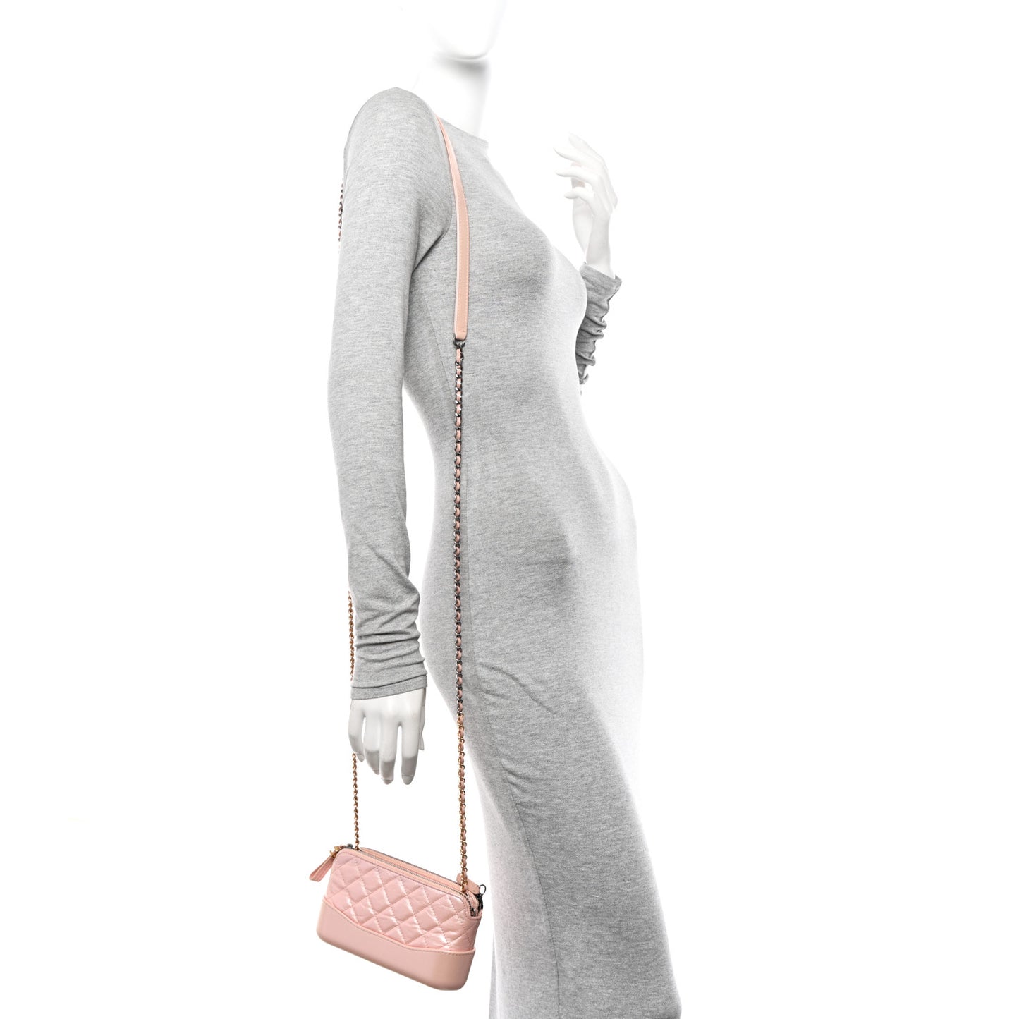 Iridescent Lambskin Calfskin Quilted Small Gabrielle Clutch With Chain Light Pink
