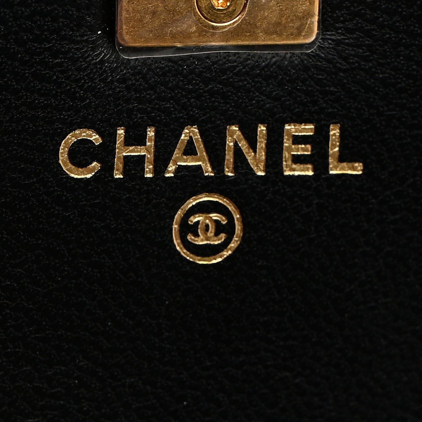 Lambskin Quilted Pearl Crush Phone Holder With Chain Black