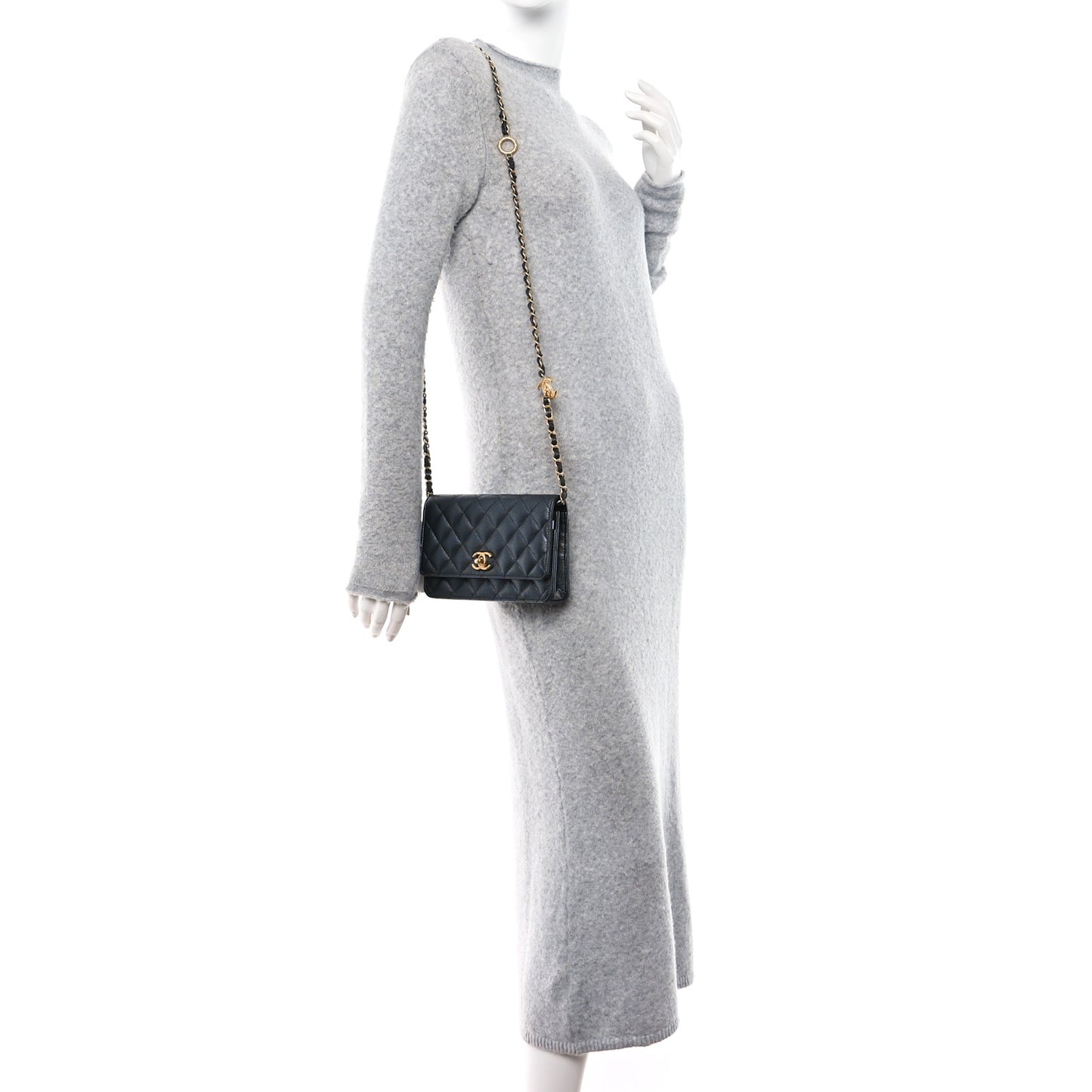 Pearly Caviar Quilted Fit For You Wallet On Chain WOC Navy