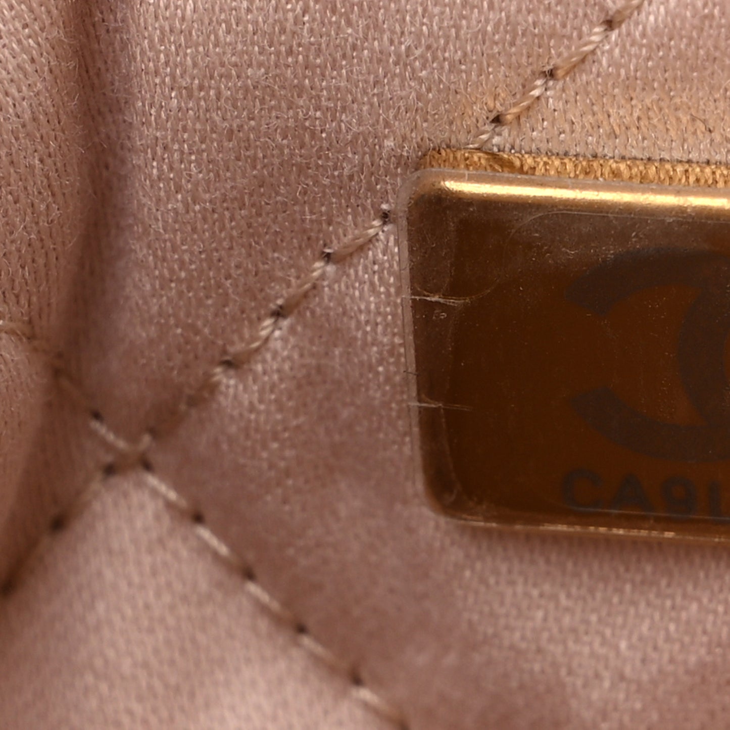 Pearly Shaded Calfskin Quilted Mini Chanel 22 Ecru Golden