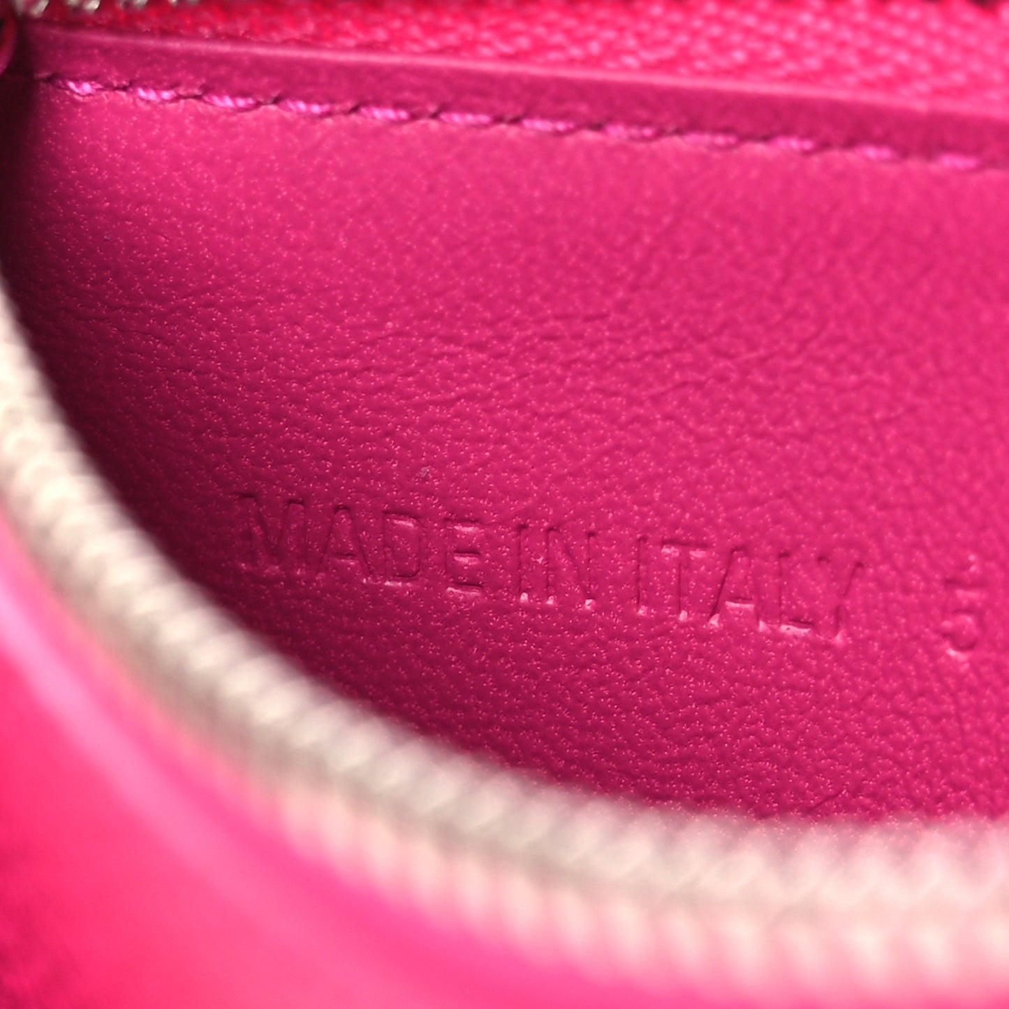 Grained Calfskin Miami Logo Cash Coin Card Holder On Keychain Fuchsia