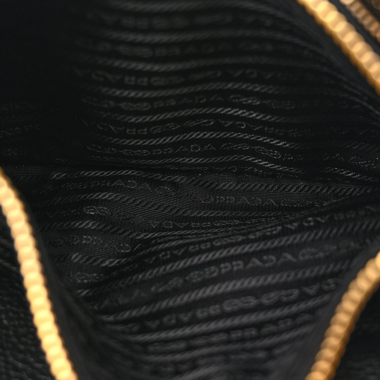 Vitello Daino Tote Black