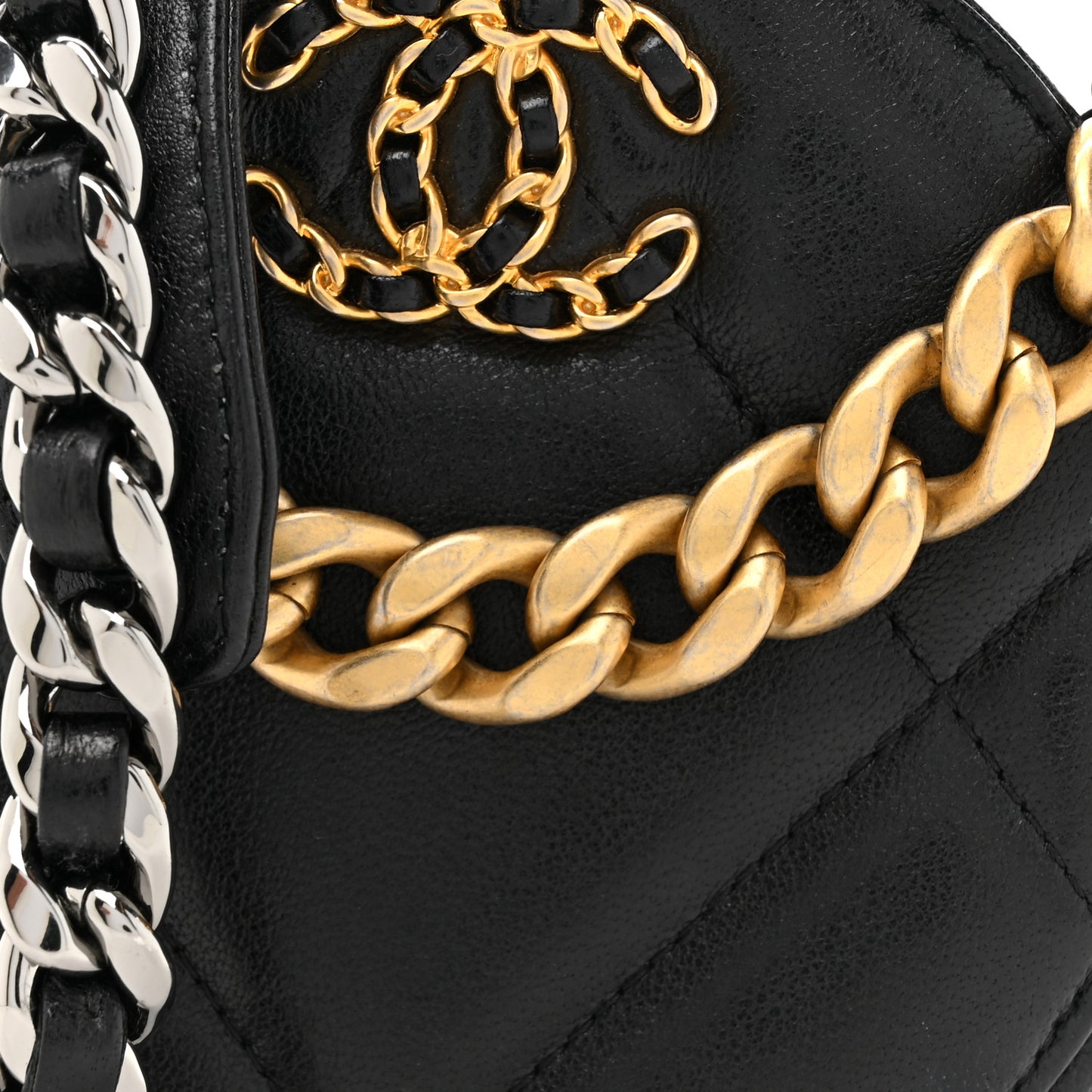 Shiny Goatskin Quilted Chanel 19 Round Clutch With Chain Black