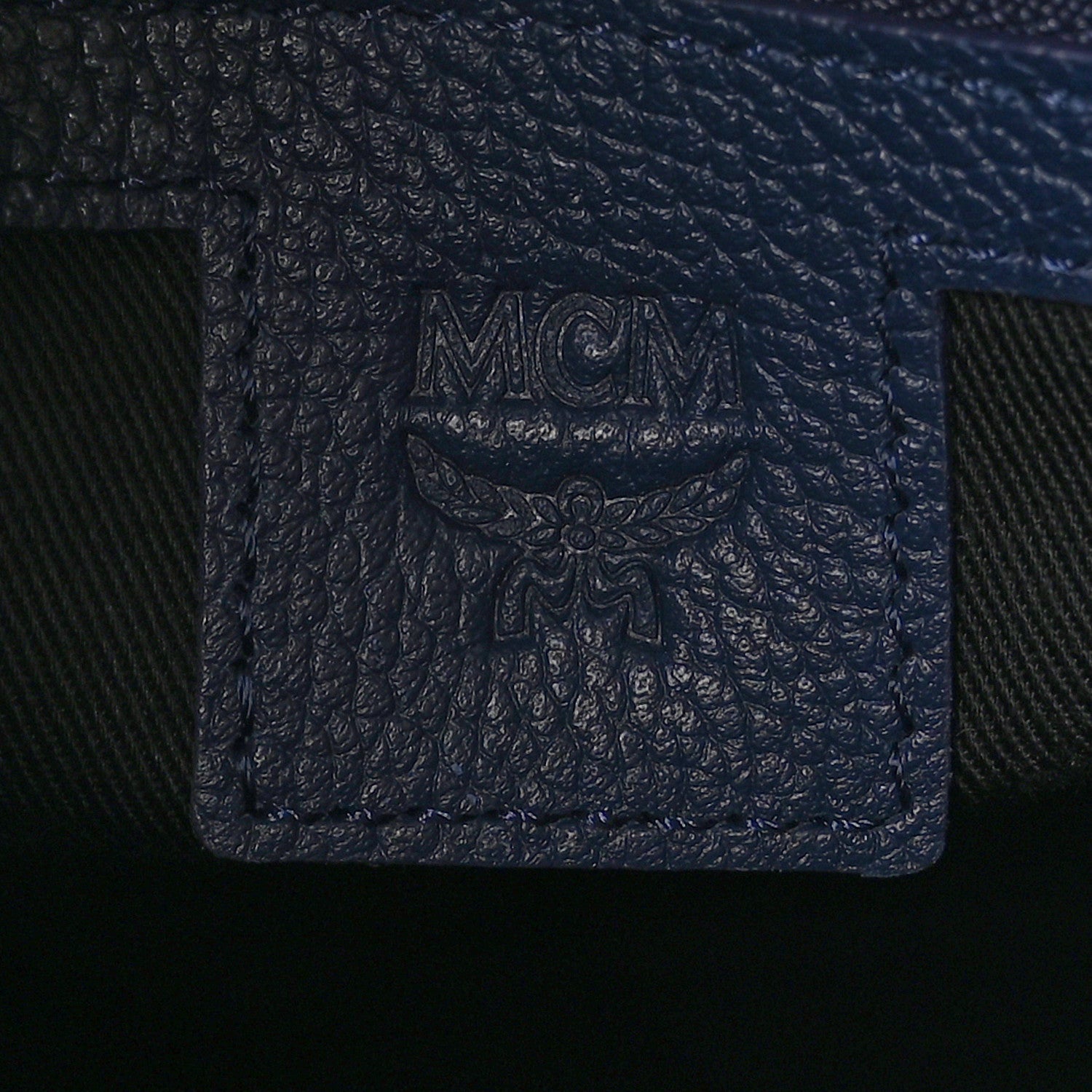 MCM Grained Calfskin Camouflage Small Aren Tote Navy 6 of 10