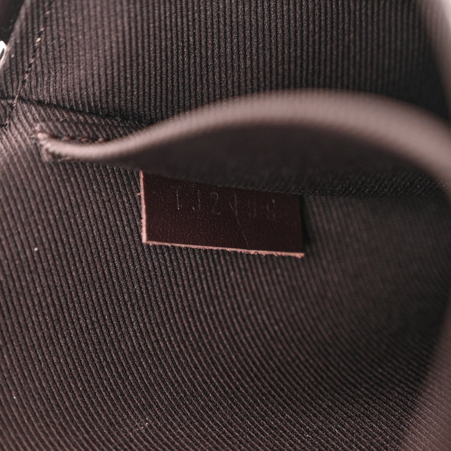 Vernis Pochette Felicie Chain Wallet Amarante