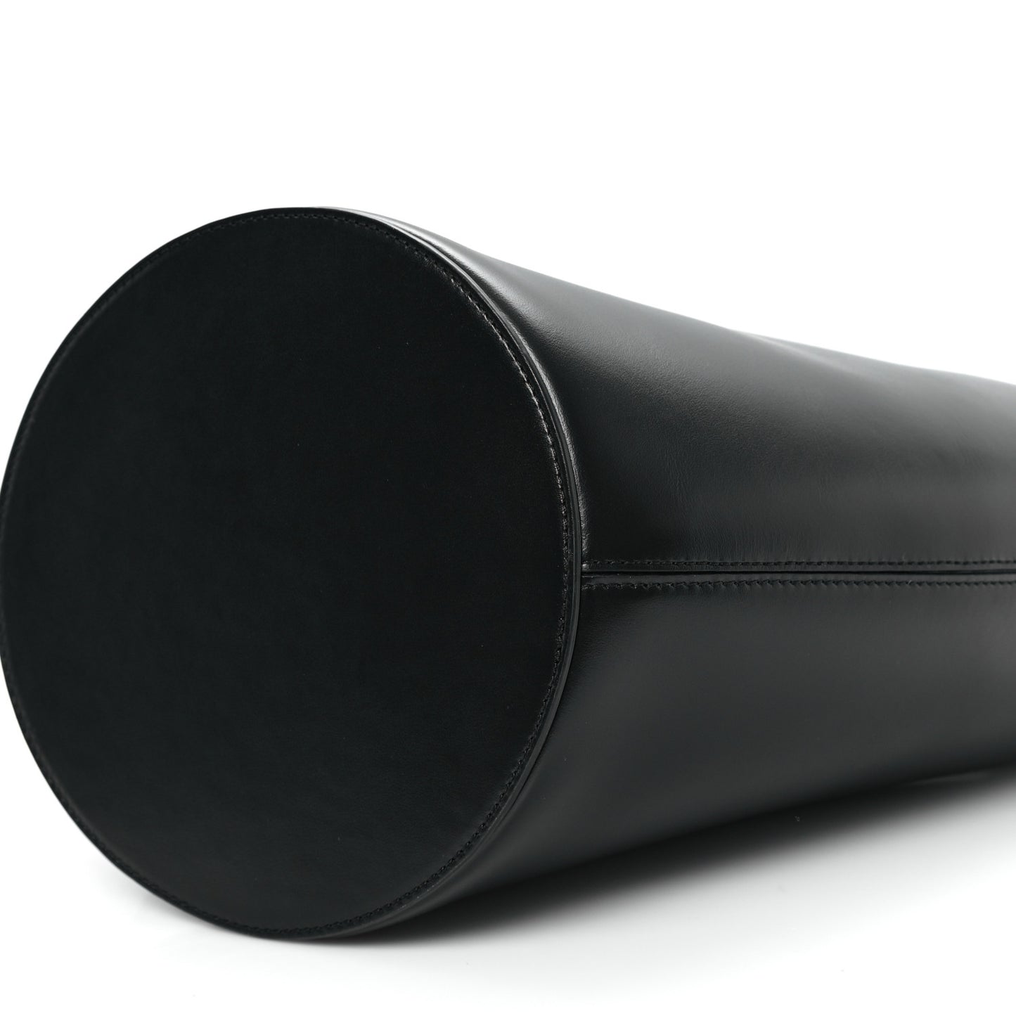 Smooth Calfskin Le Bambola Moyen Black