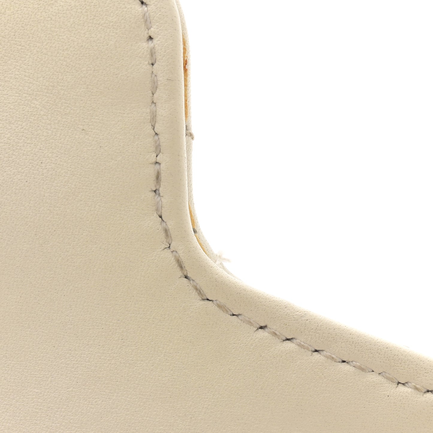 Calfskin Matelasse GG Marmont Chain Wallet Mystic White