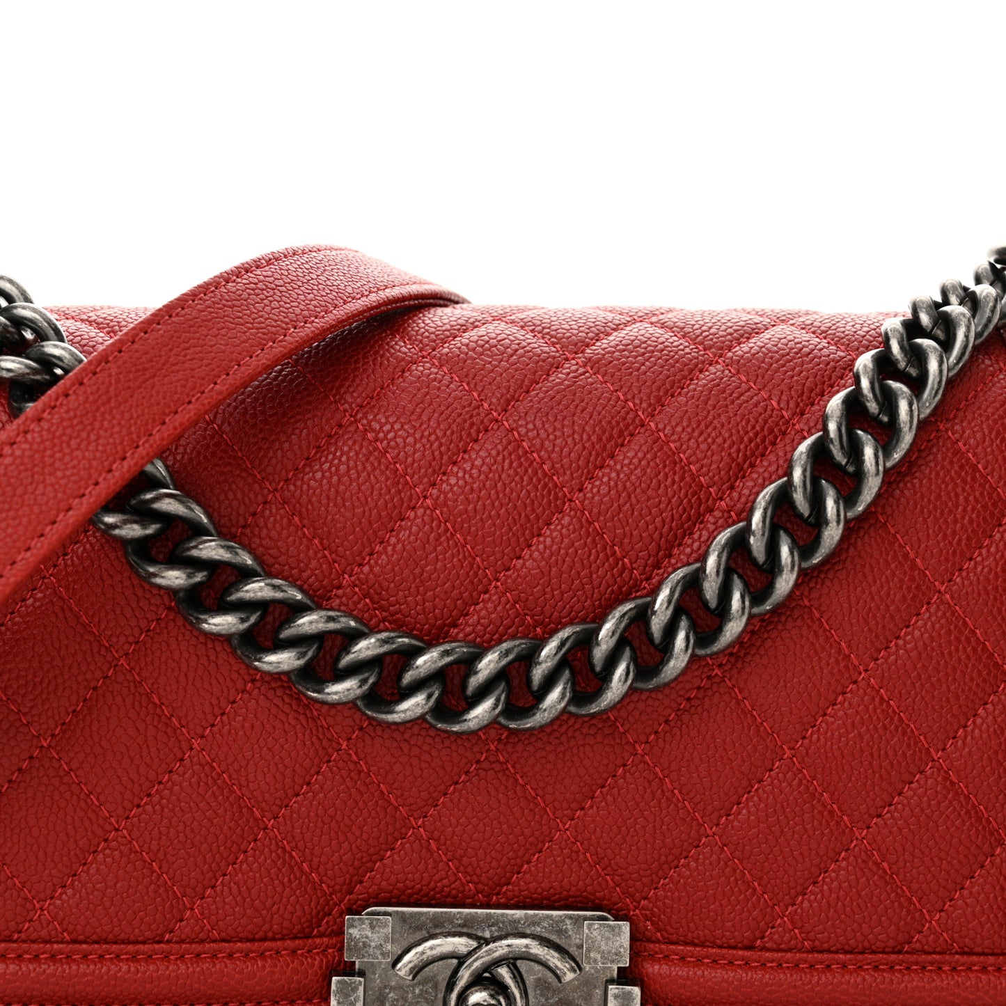Caviar Quilted Medium Boy Flap Red