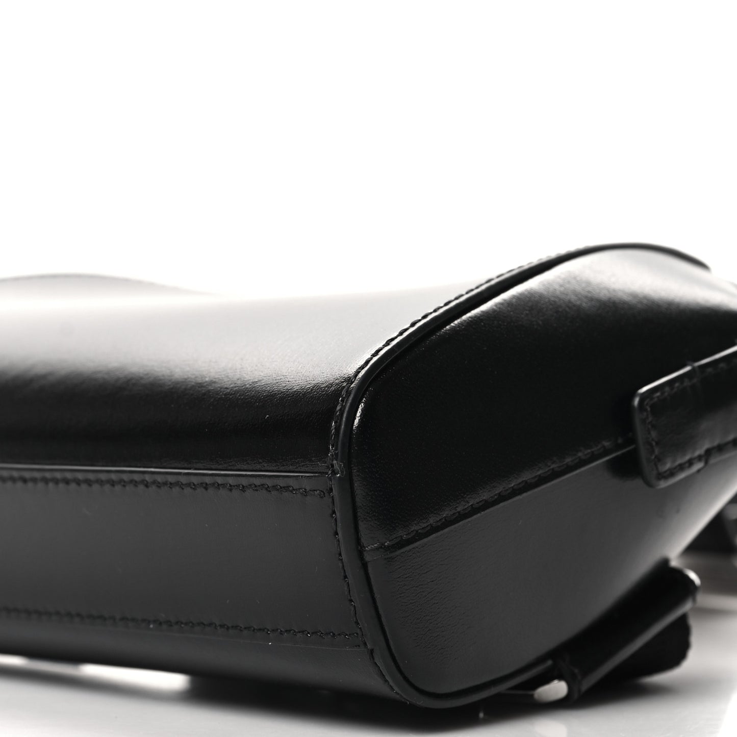 Box Calfskin Antigona U Crossbody Bag Black