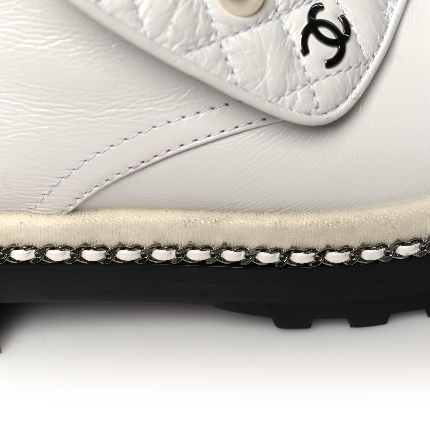 Crackled Calfskin Pearl Chain CC Combat Short Boots 35.5 White
