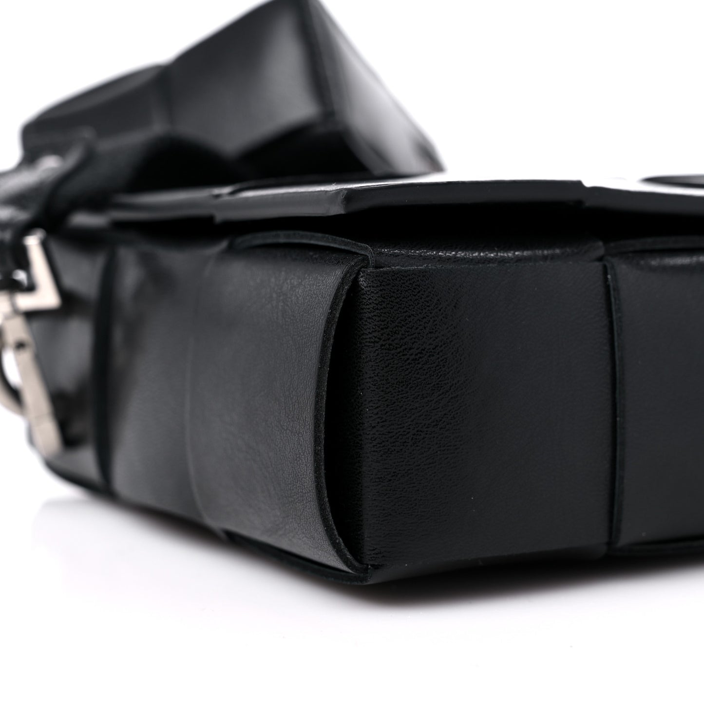 Calfskin Maxi Intreccio Cassette With Strap Bag Black