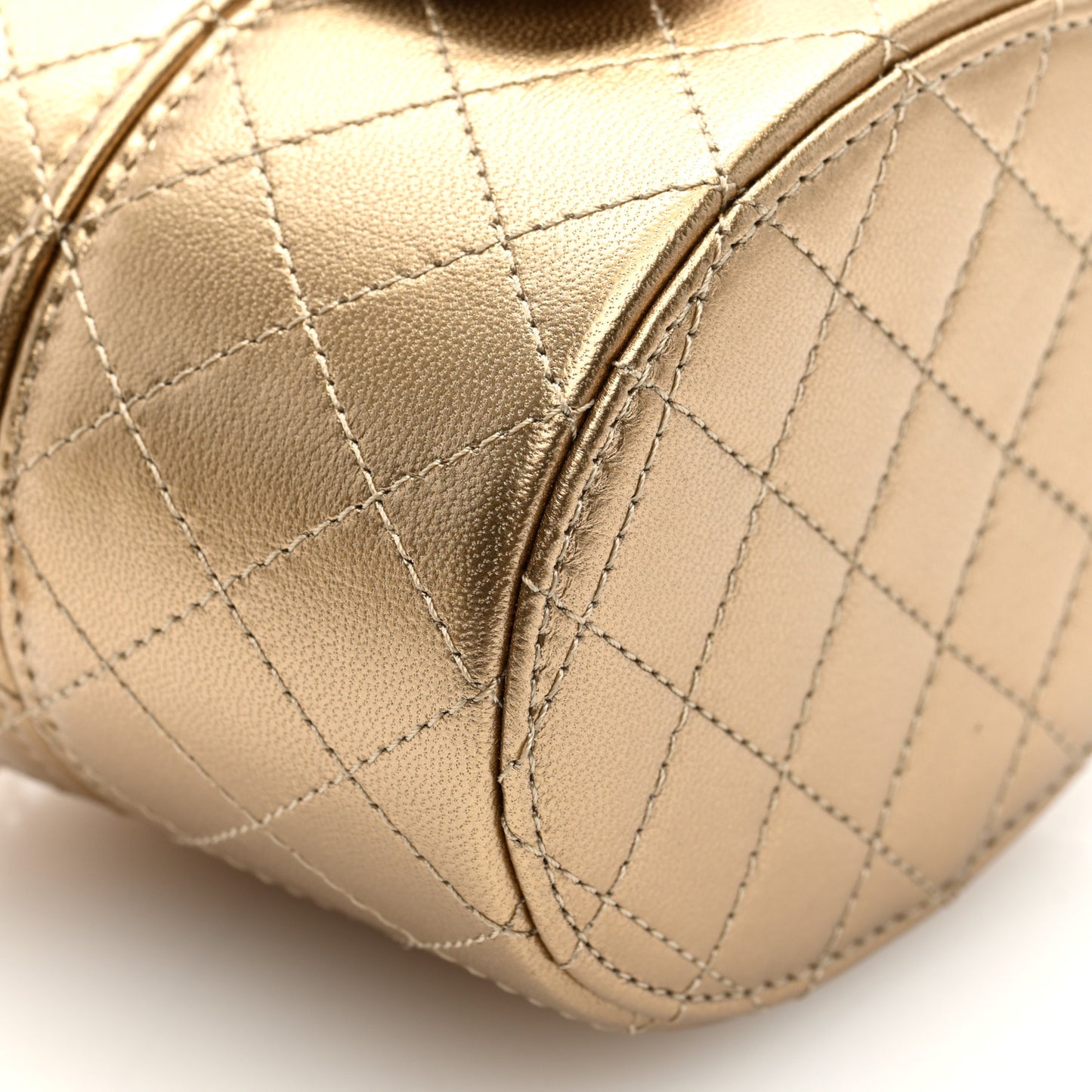 Metallic Lambskin Quilted Round Mini Vanity Case With Chain Gold