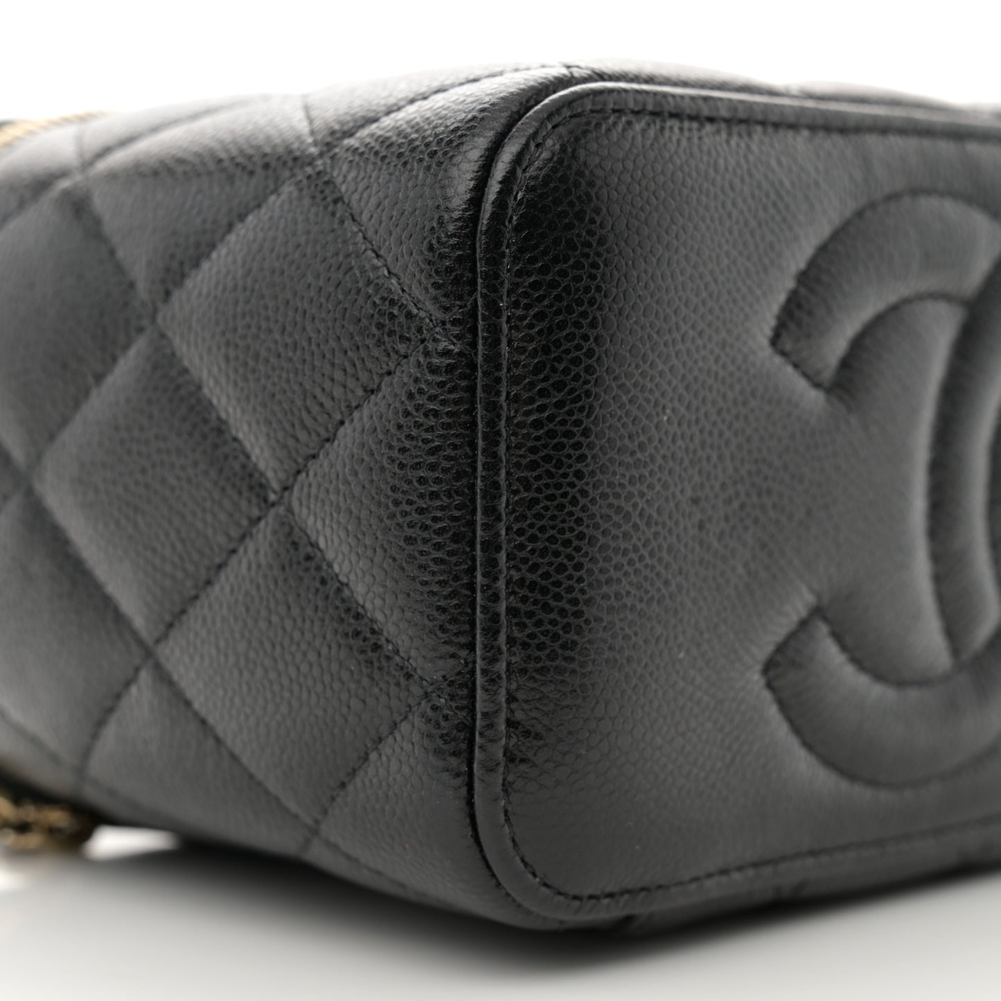Caviar Quilted Small Vanity Case With Chain Black