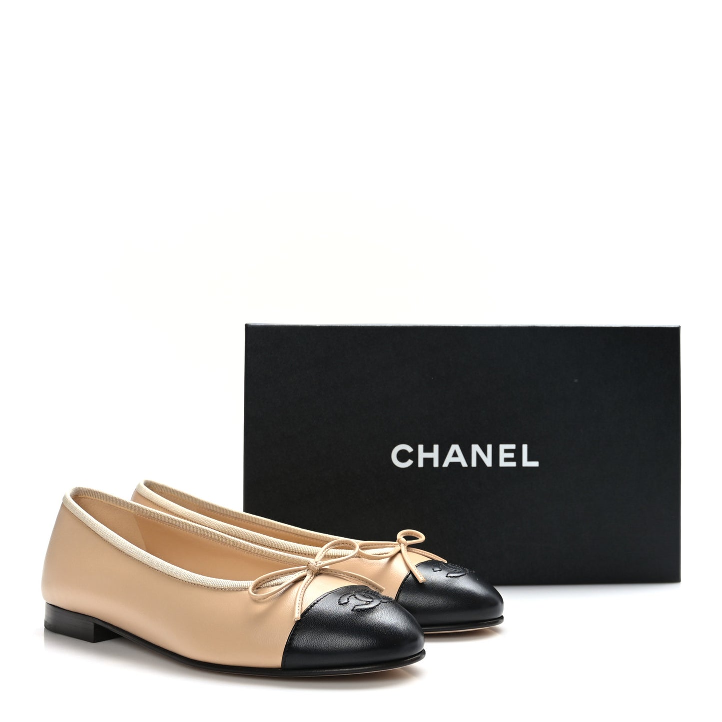 Lambskin Cap Toe CC Ballerina Flats 38 Beige Black