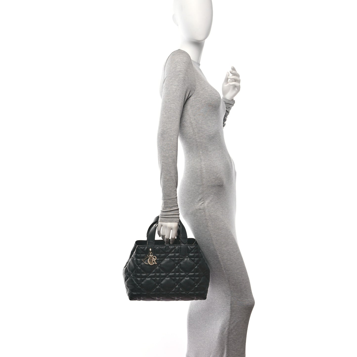Calfskin Macrocannage Medium Toujours Black