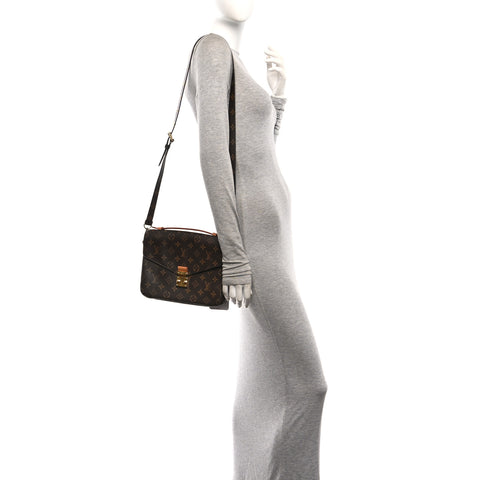 Monogram Pochette Metis
