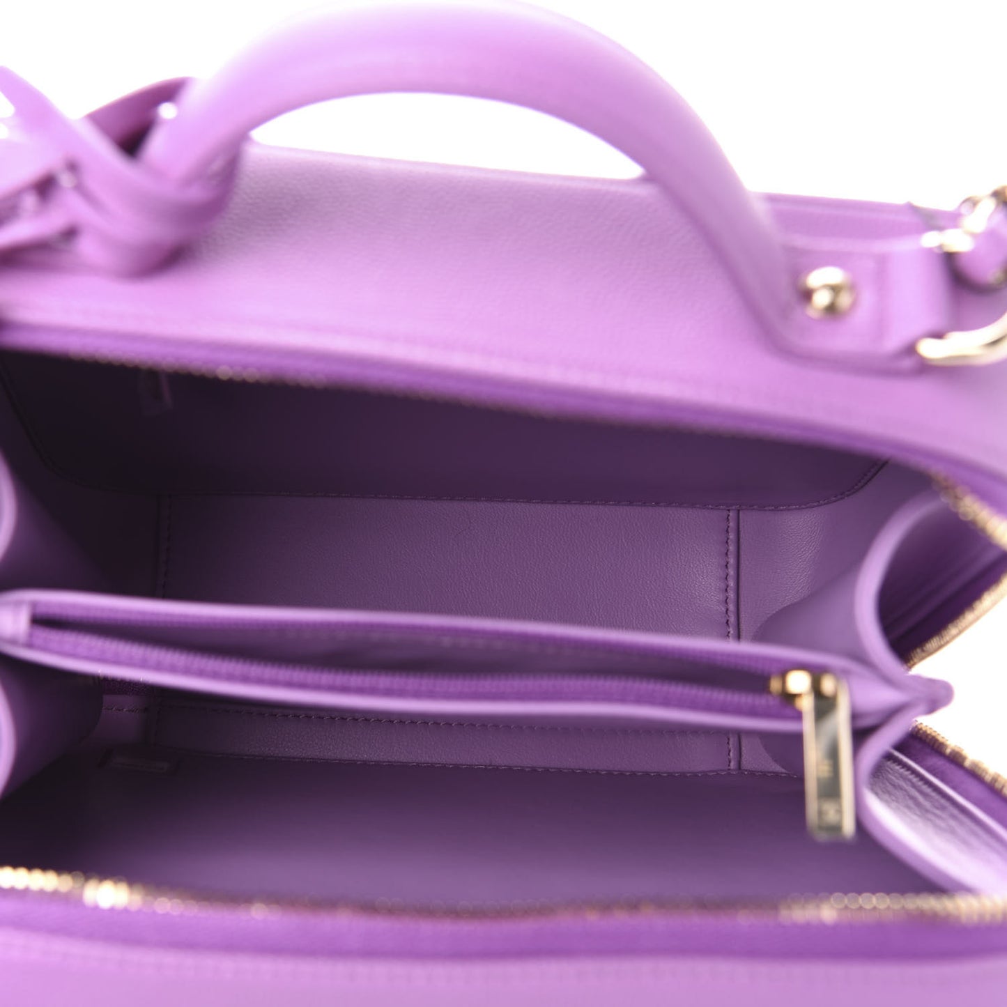 Caviar Quilted Medium CC Filigree Vanity Case Purple