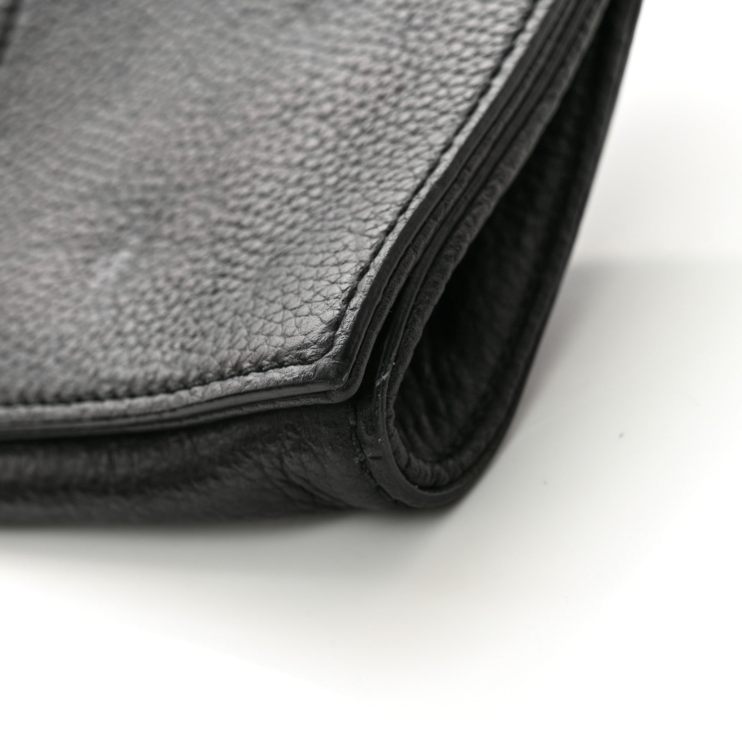 Gucci Pebbled Calfskin Medium Soho Clutch Black 10 of 12