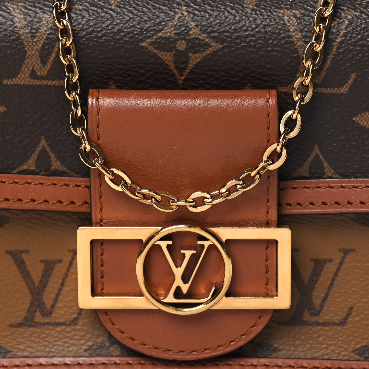 Reverse Monogram Dauphine Chain Wallet