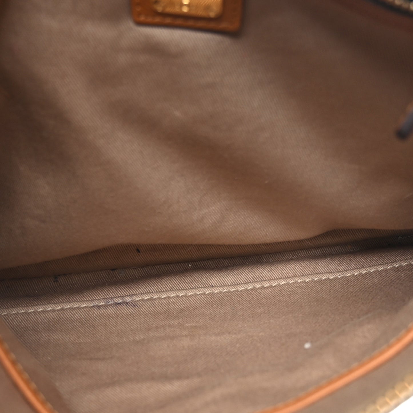 Visetos Medium Crossbody Pouch Cognac