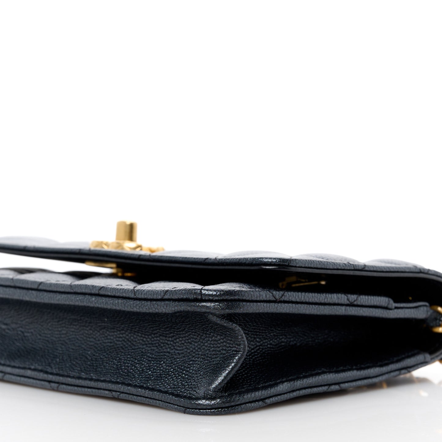 Pearly Caviar Quilted Fit For You Wallet On Chain WOC Navy
