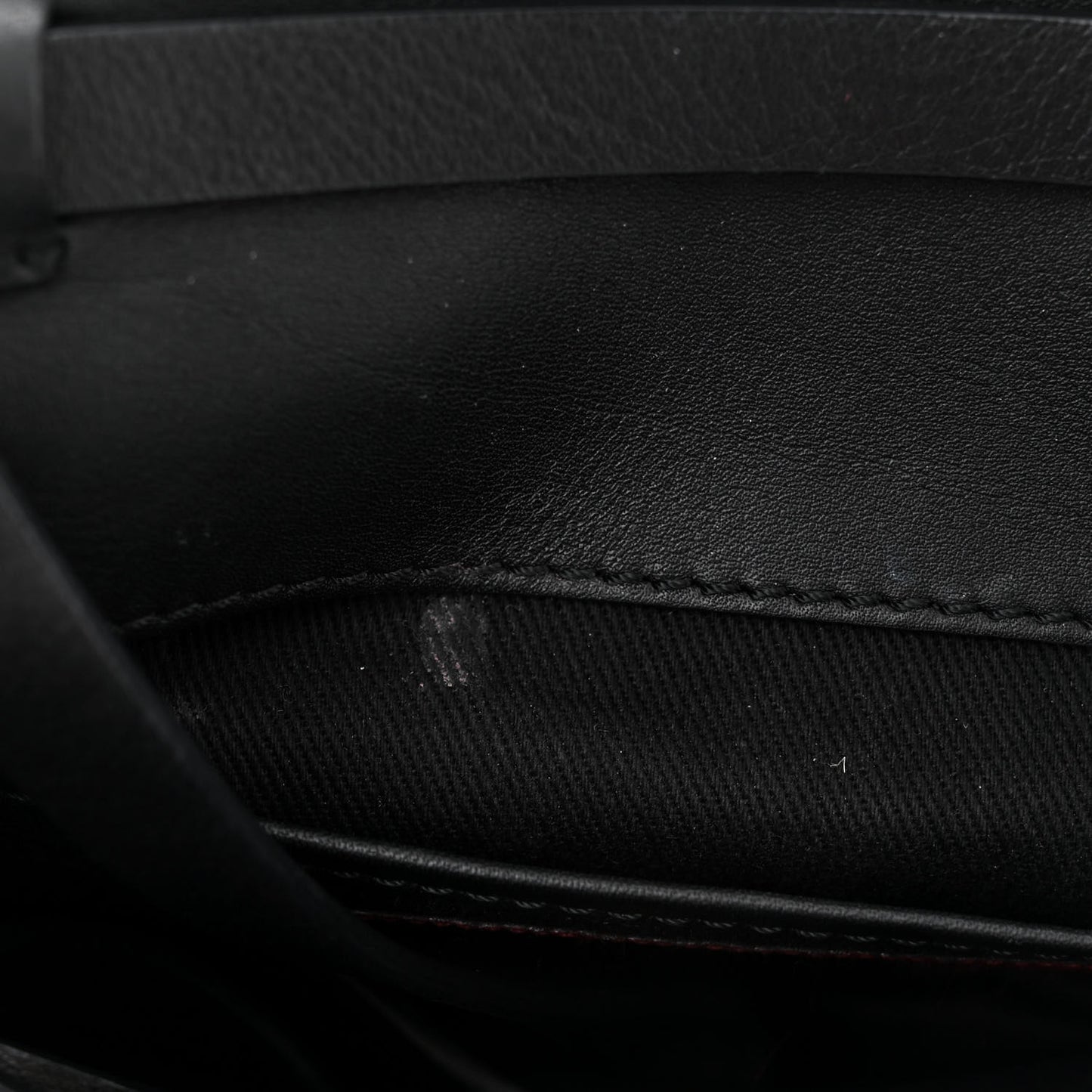 Pebbled Calfskin Medium Rockstud Flip Lock Crossbody Bag Black