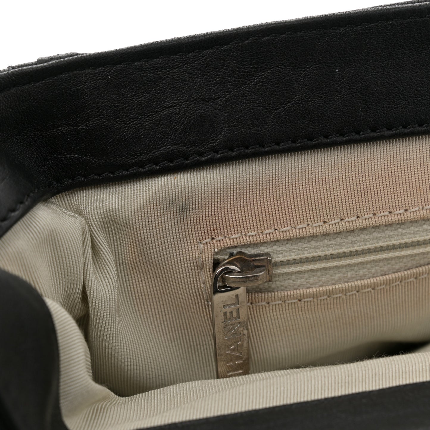 Washed Lambskin Quilted Medium Chain Around Messenger Black