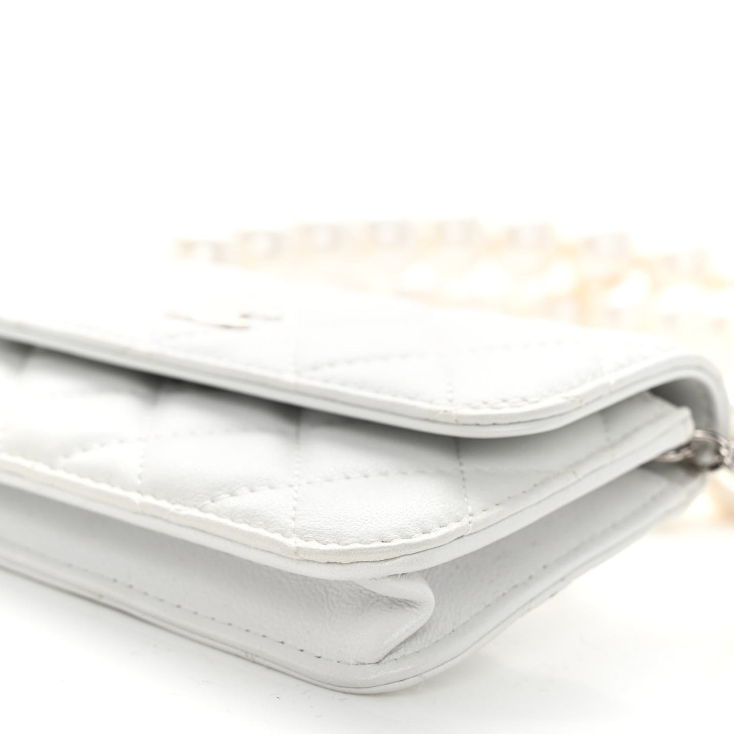 Calfskin Quilted Maxi Pearls Clutch With Chain White