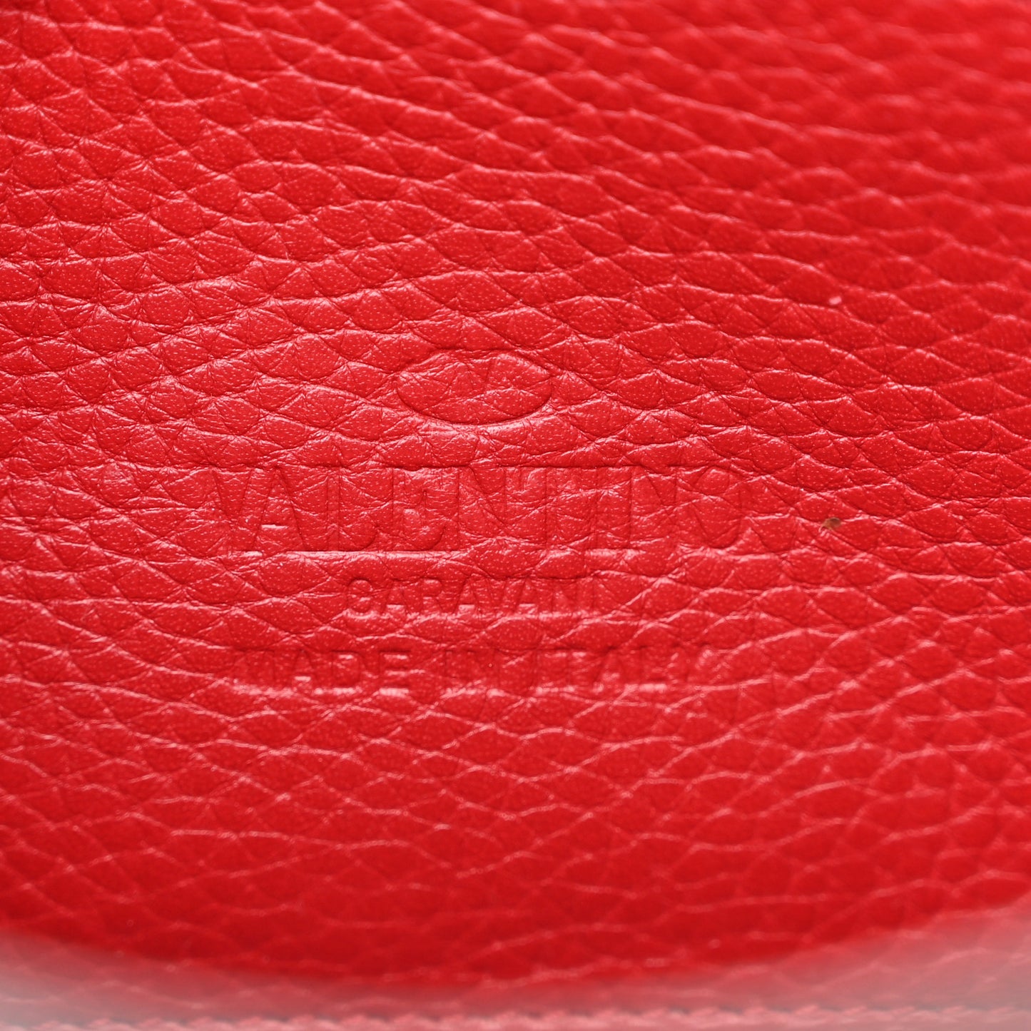 Pebbled Calfskin Medium Rockstud Flip Lock Crossbody Bag Rouge Pur