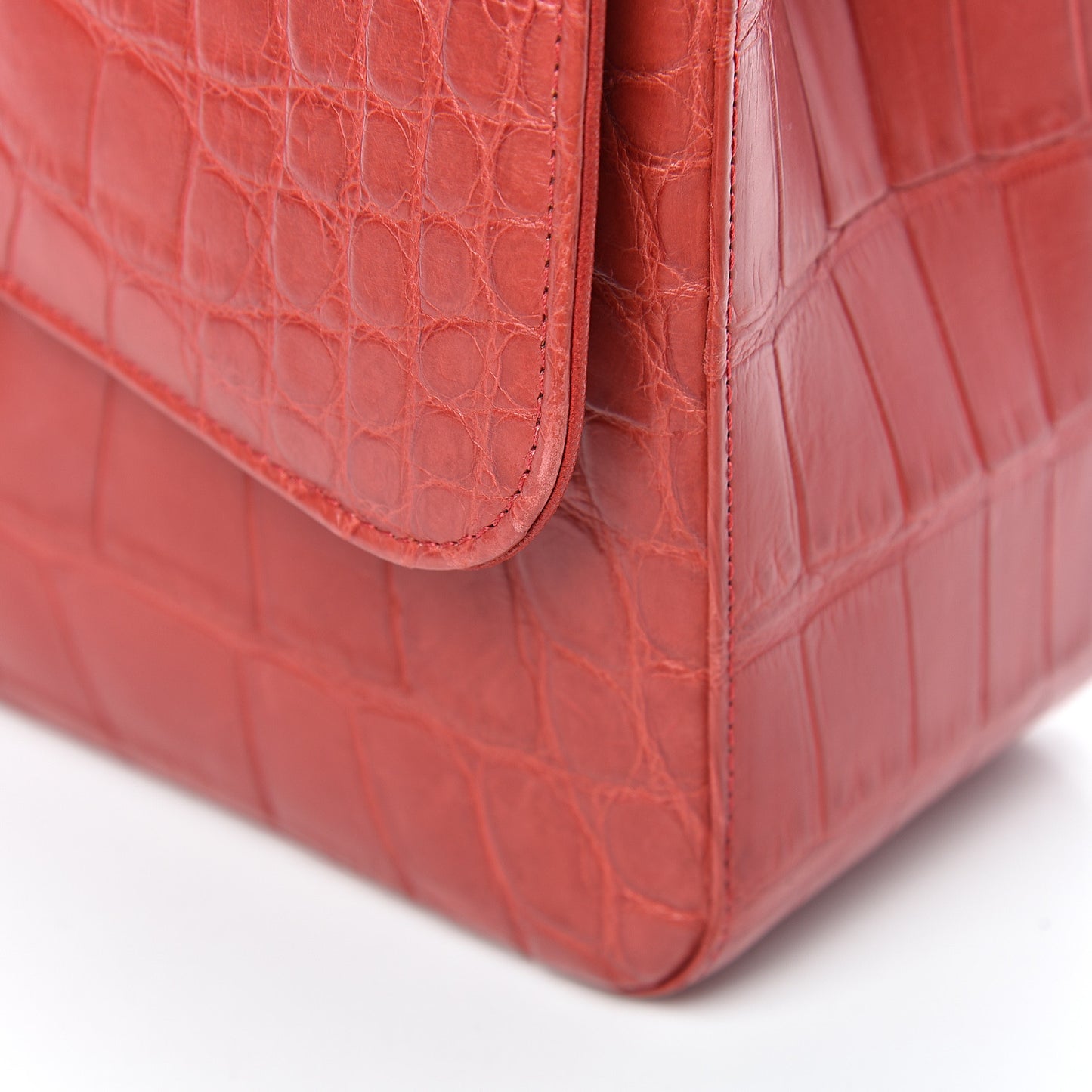 Matte Alligator Jumbo Single Flap Red