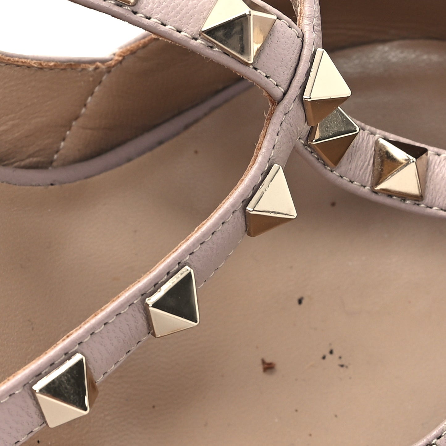 Pebbled Calfskin Rockstud Ankle Strap 100mm Pumps 40 Poudre