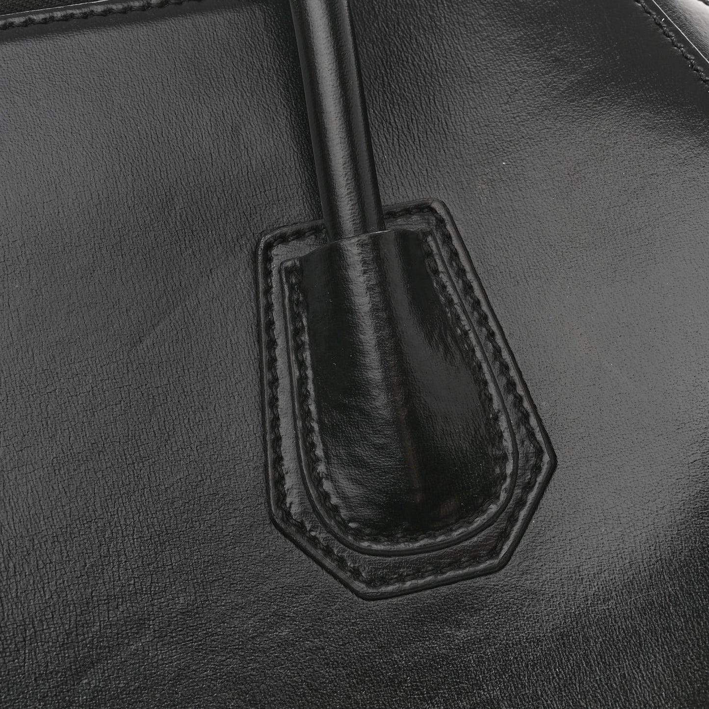 Shiny Lord Calfskin Medium Antigona Black