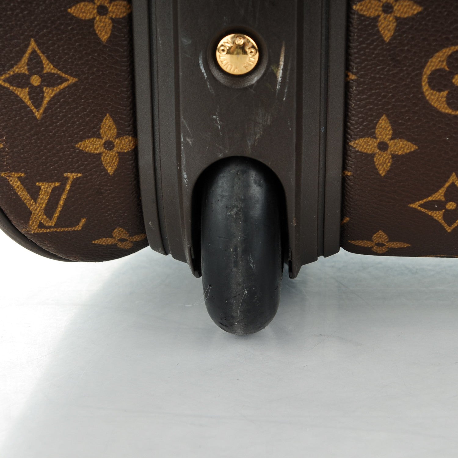 Louis Vuitton Monogram Pegase 60 12 of 17