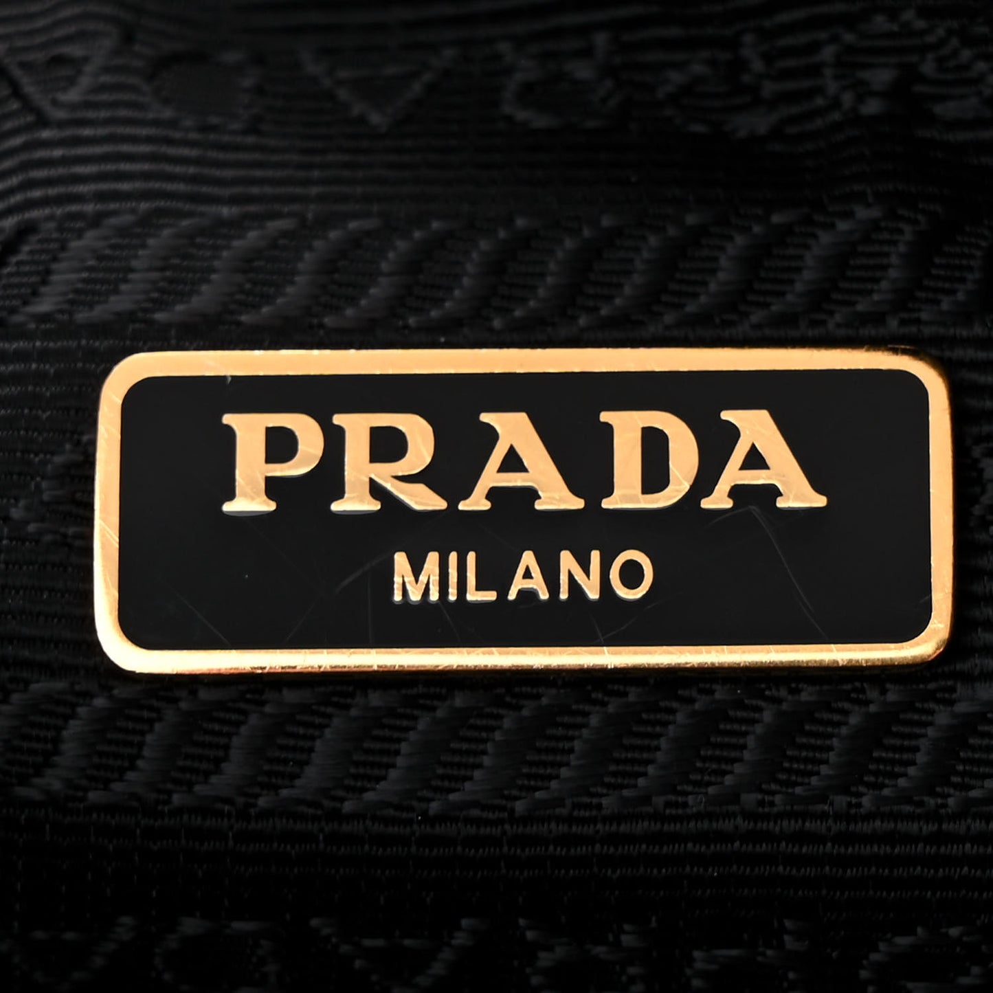Saffiano Lux Re-Edition 2005 Shoulder Bag Smeraldo