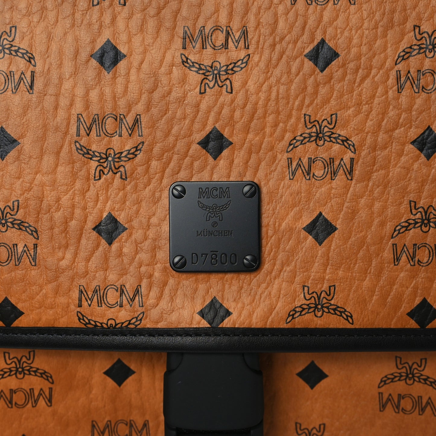 Visetos Medium Klassik Messenger Bag Cognac Black