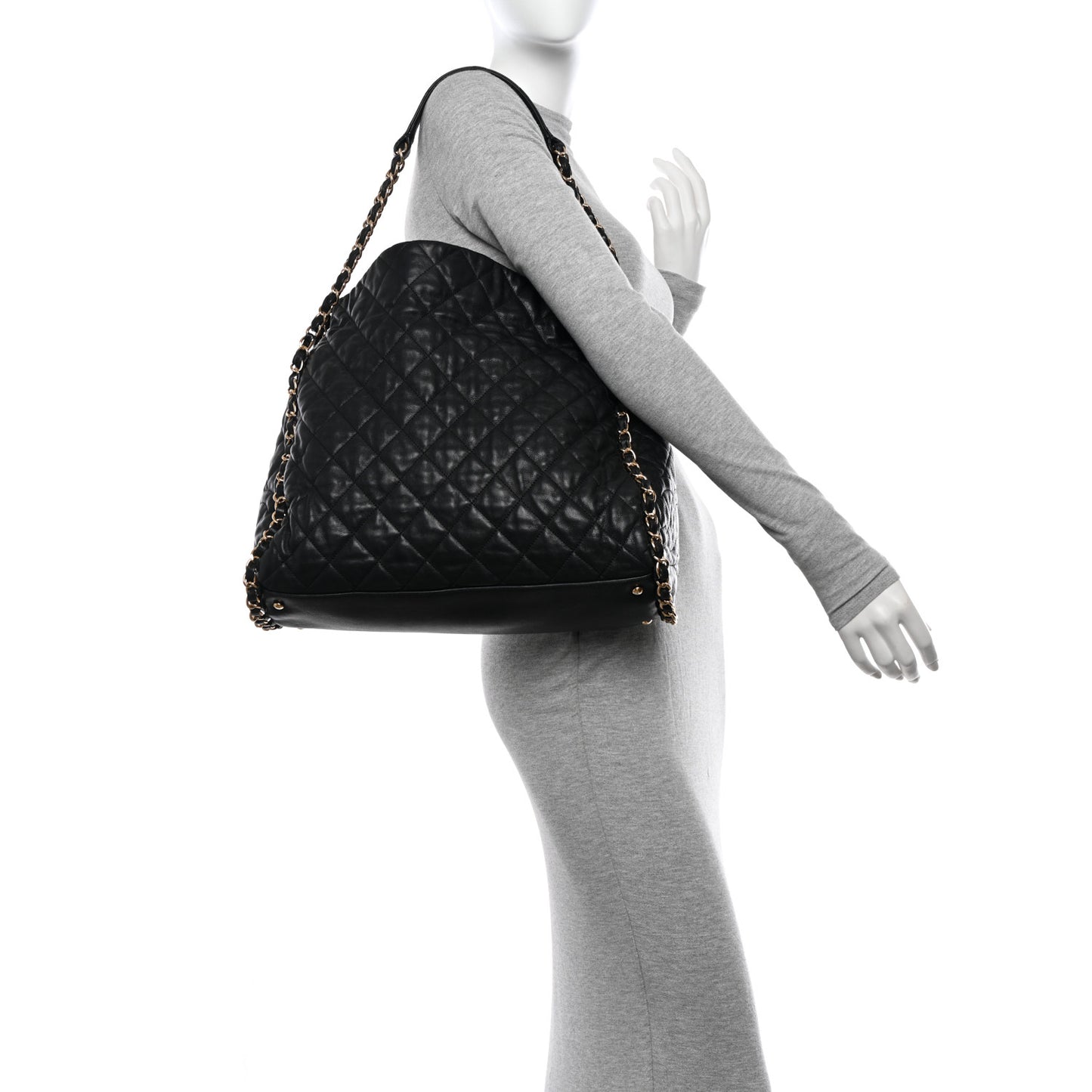 Calfskin Quilted Large Chain Me Hobo Black