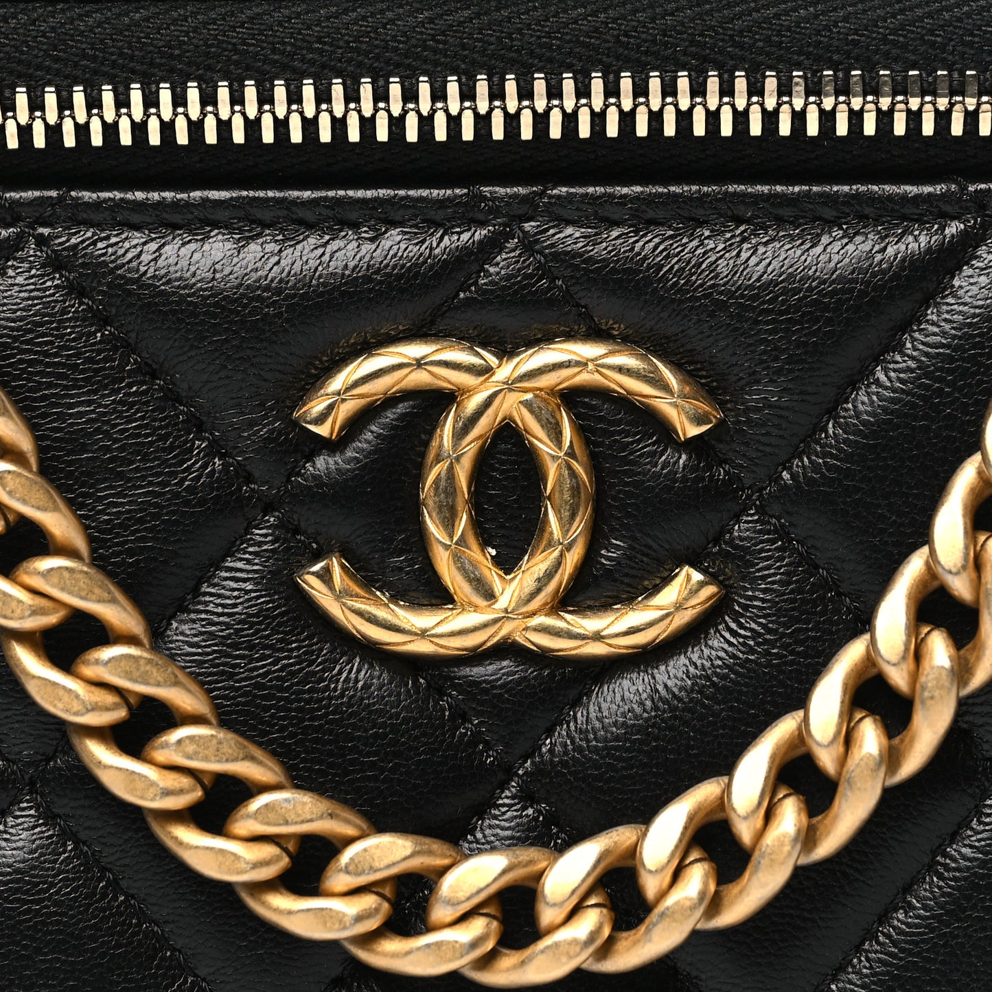 Lambskin Quilted Small Pillow Crush Vanity Case With Chain Black