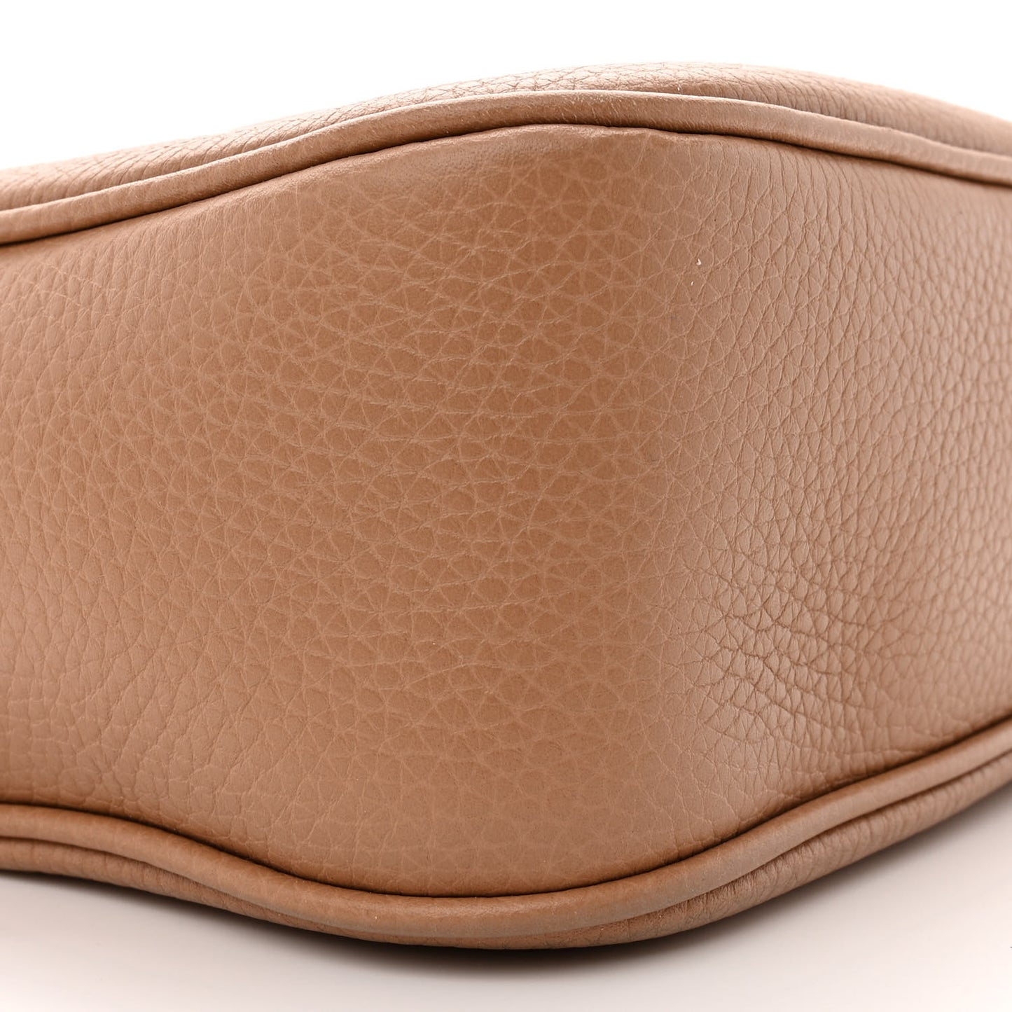 Pebbled Calfskin Small Soho Disco Bag Camelia