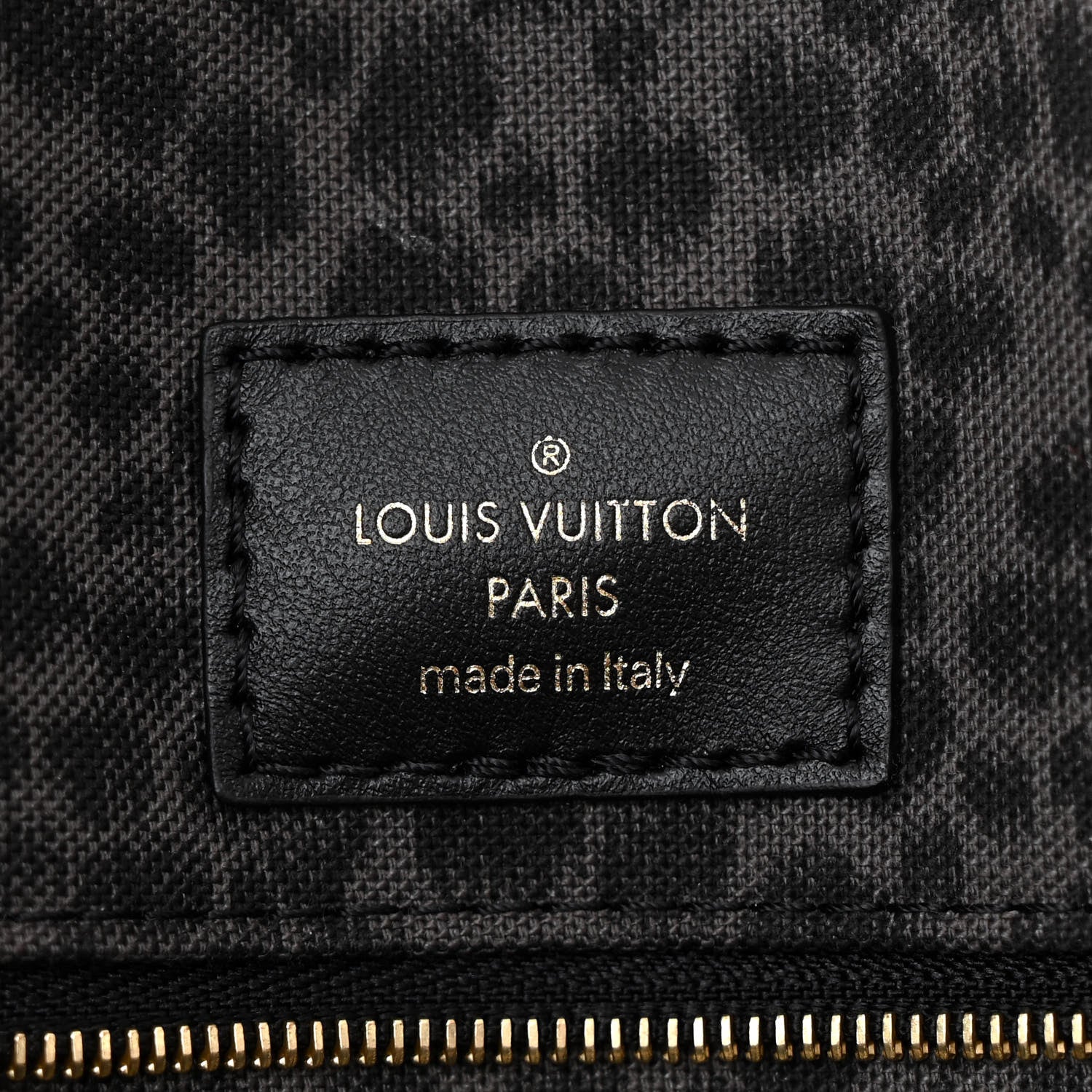 Louis Vuitton Monogram Giant Wild At Heart Onthego GM Arizona 6 of 9