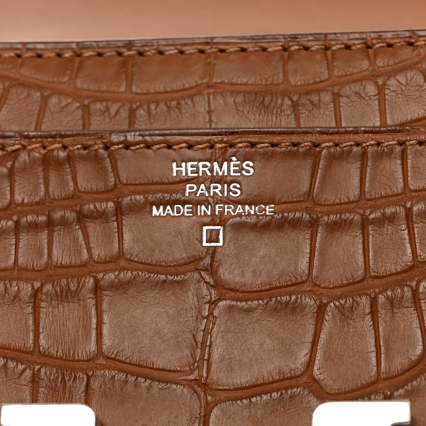 Matte Alligator Constance Long Wallet To Go Fauve