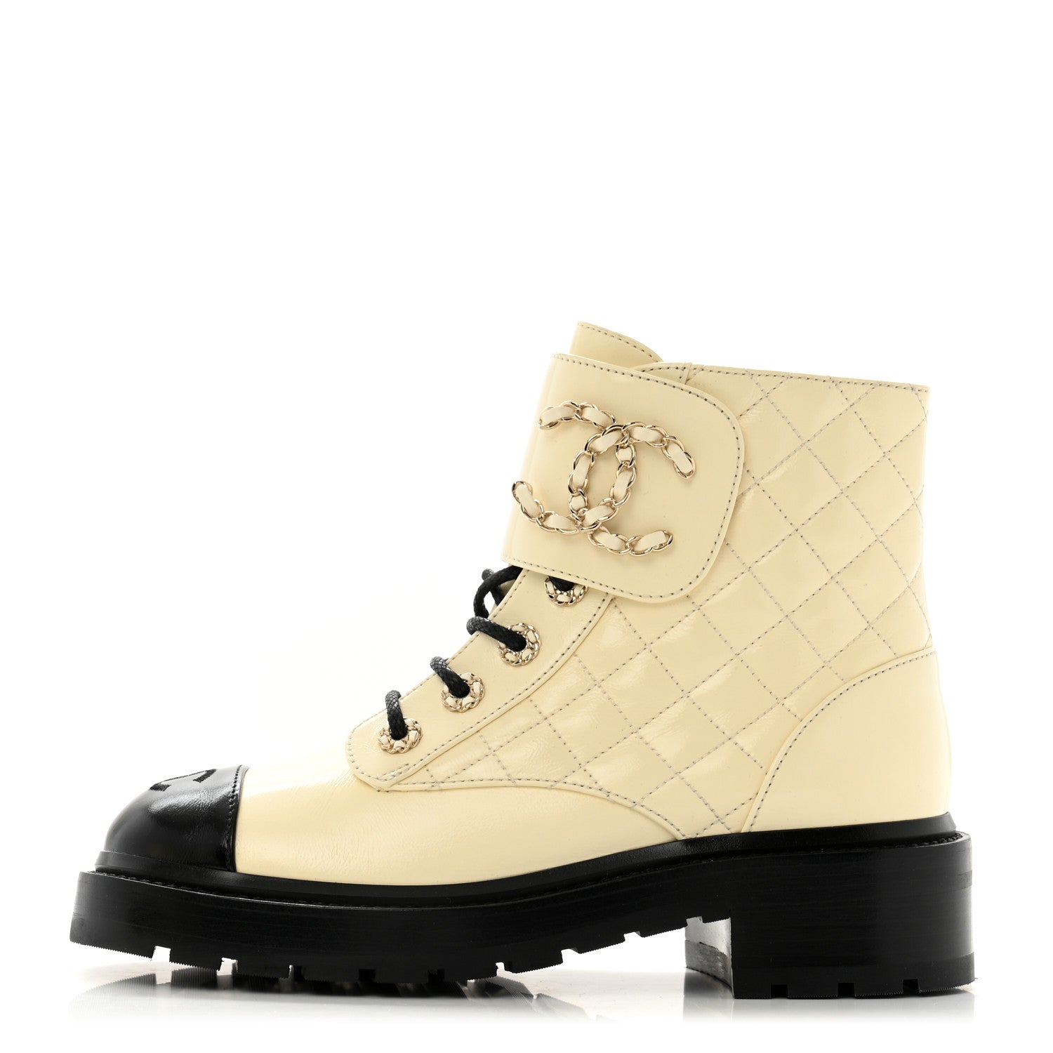 CHANEL レア　キルティングブーツ　37 Chanel Shiny Calfskin Quilted Lace Up Combat Boots 37 Ivory Black