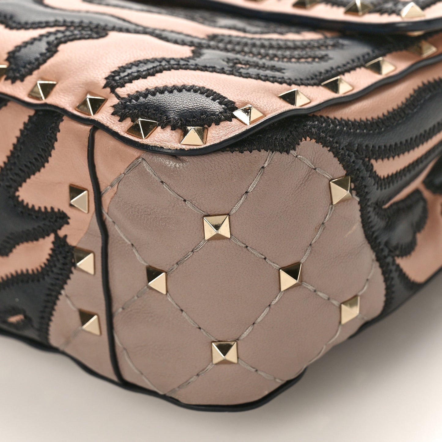 Nappa Crystal Tiger Medium Rockstud Spike Shoulder Bag Poudre