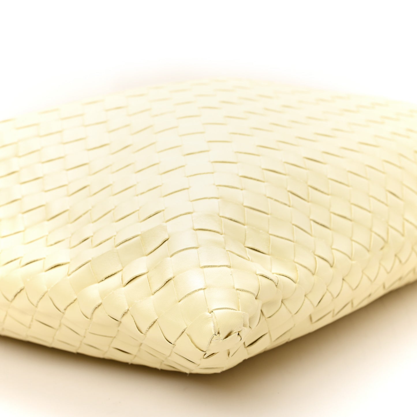 Calfskin Intrecciato Large Hop Camomile